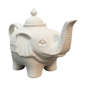 Cordon Bleu White Porcelain Elephant 28 Oz Tea Pot Lucky Trunk Up Tea Lovers